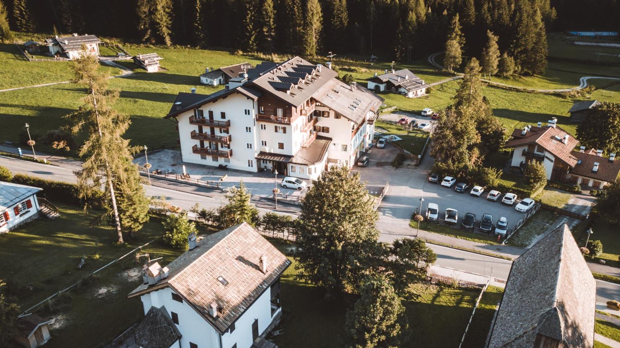 Hotel Bellamonte Predazzo Eksteriør bilde